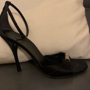 Gucci satin with crystals. Made in Italy